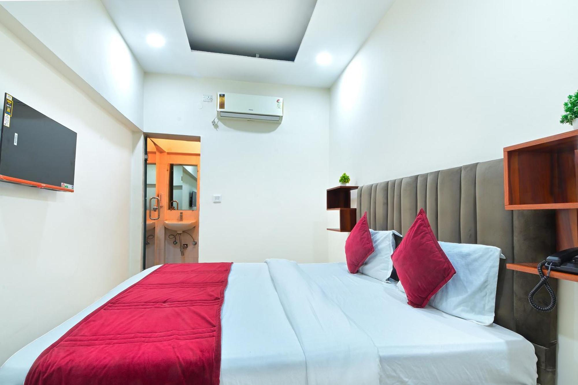 Chowdhry Tourist Lodge - New Delhi Railway Station - 2 Minutes Walk Eksteriør bilde