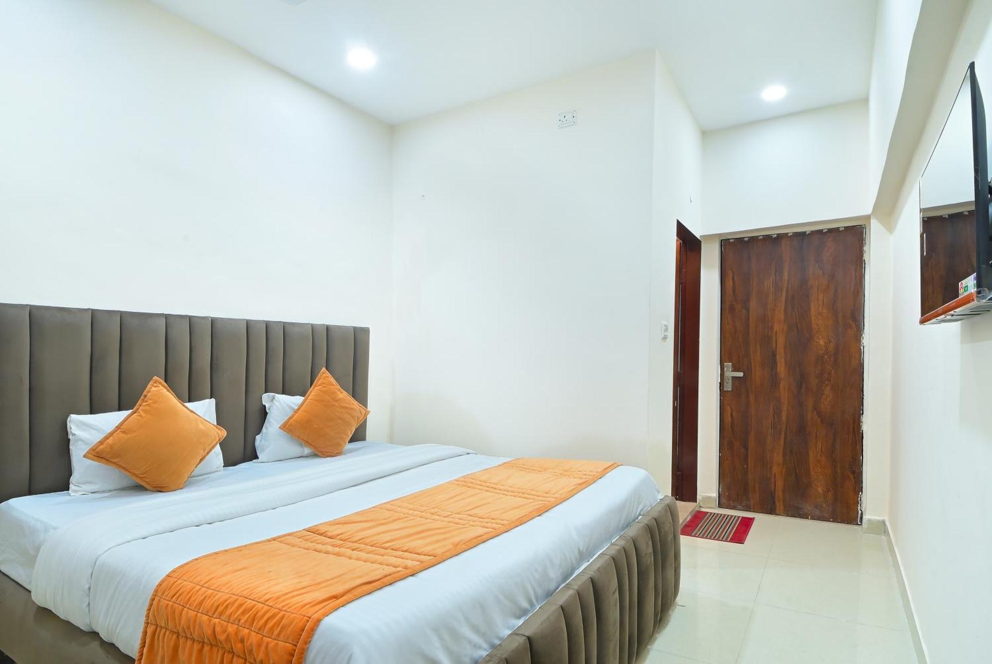 Chowdhry Tourist Lodge - New Delhi Railway Station - 2 Minutes Walk Eksteriør bilde