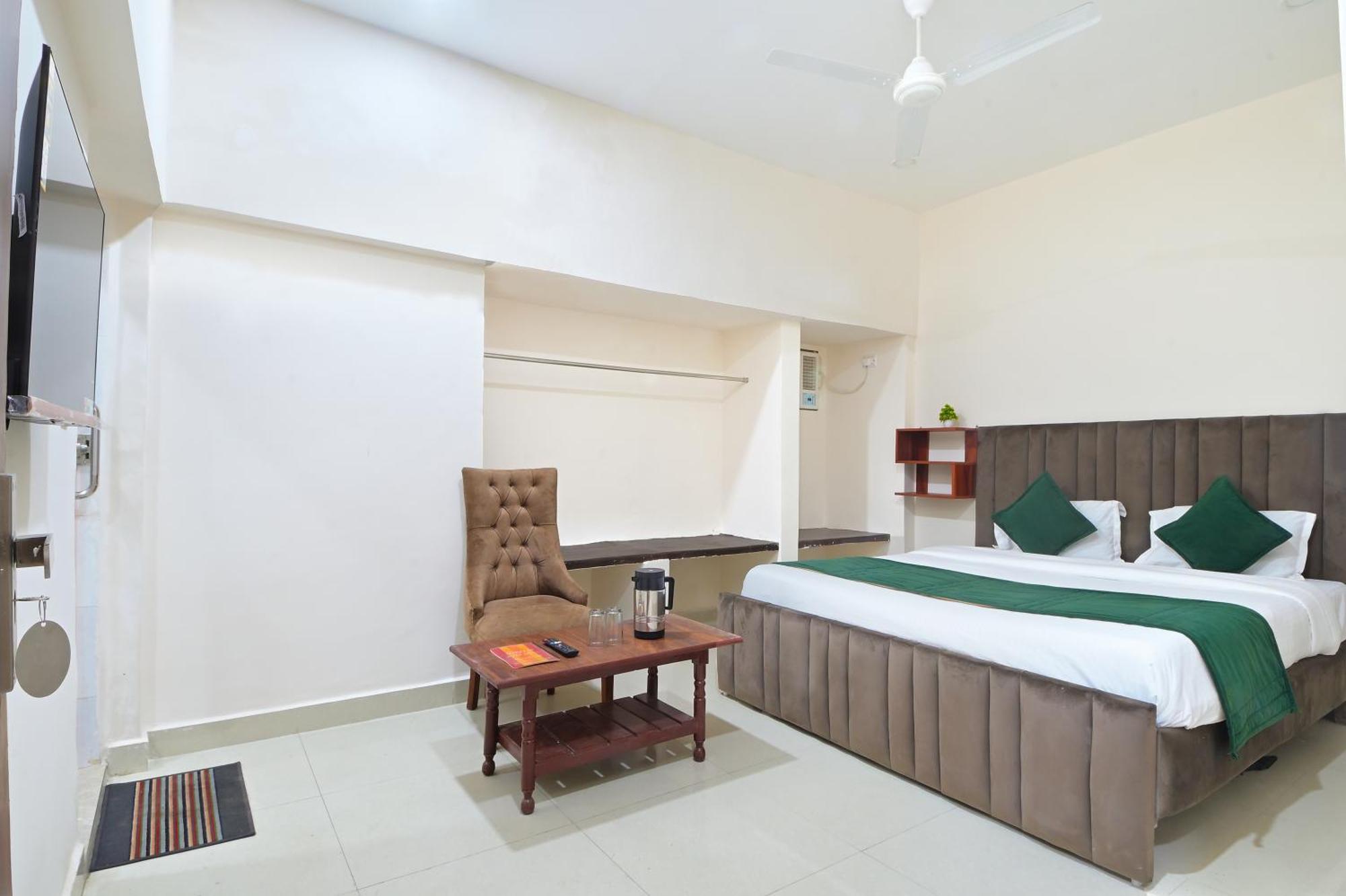Chowdhry Tourist Lodge - New Delhi Railway Station - 2 Minutes Walk Eksteriør bilde
