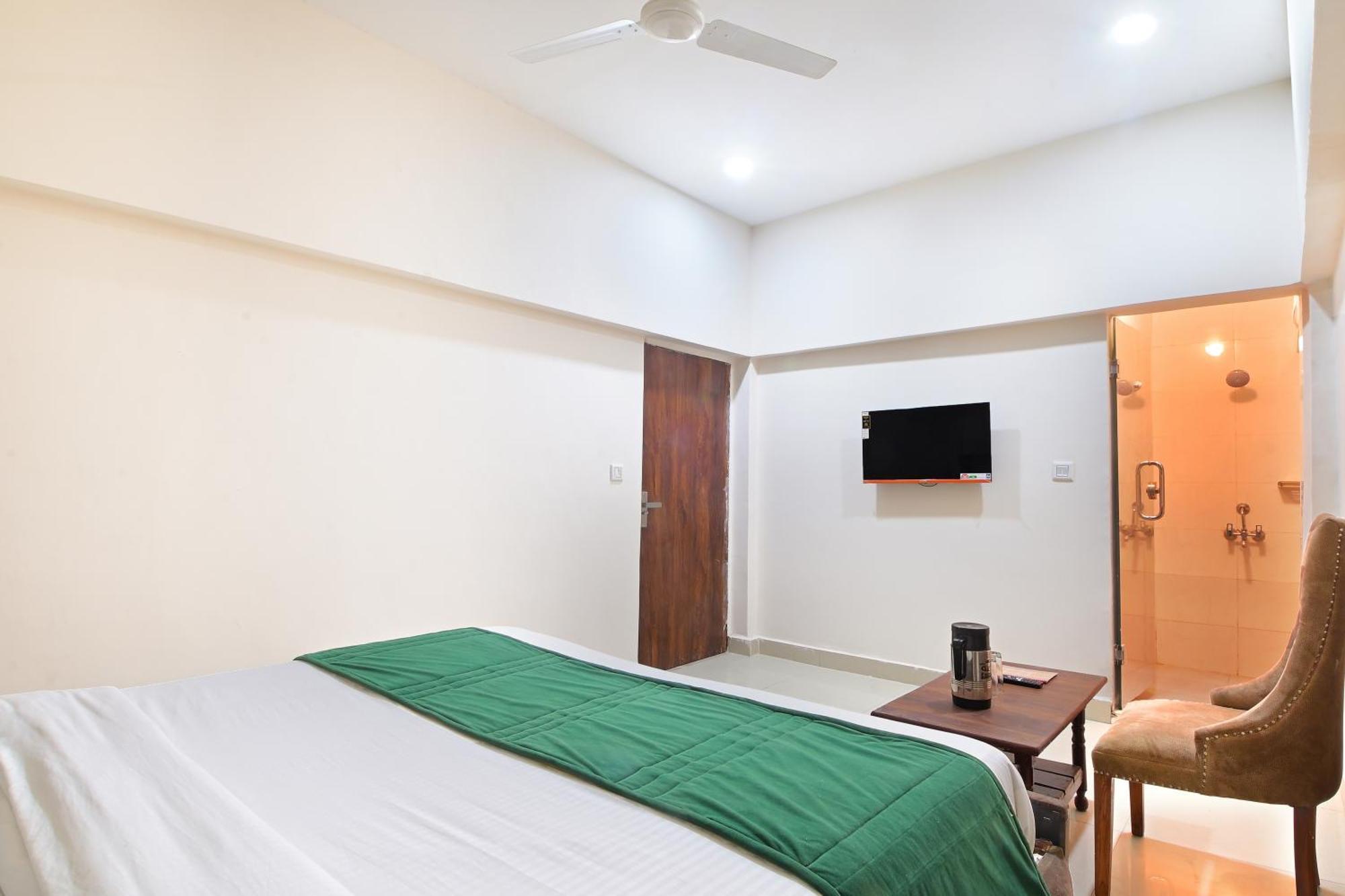 Chowdhry Tourist Lodge - New Delhi Railway Station - 2 Minutes Walk Eksteriør bilde
