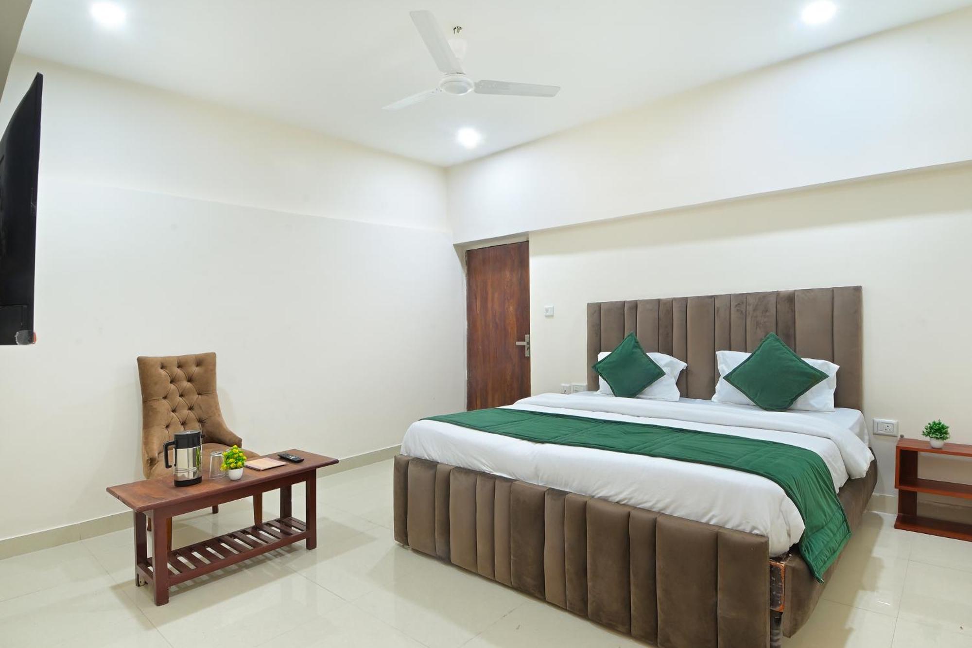 Chowdhry Tourist Lodge - New Delhi Railway Station - 2 Minutes Walk Eksteriør bilde